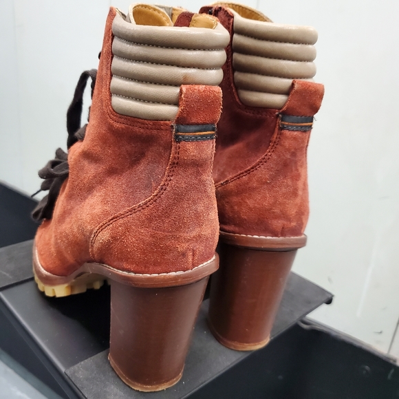 Woman boots - Picture 9 of 10